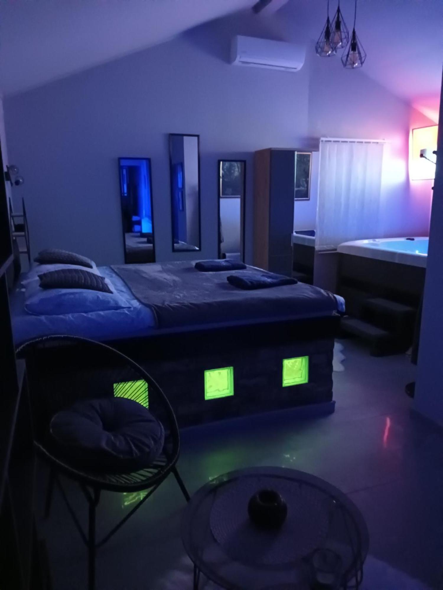 Apartments Bakine Carolije Karanac Ngoại thất bức ảnh