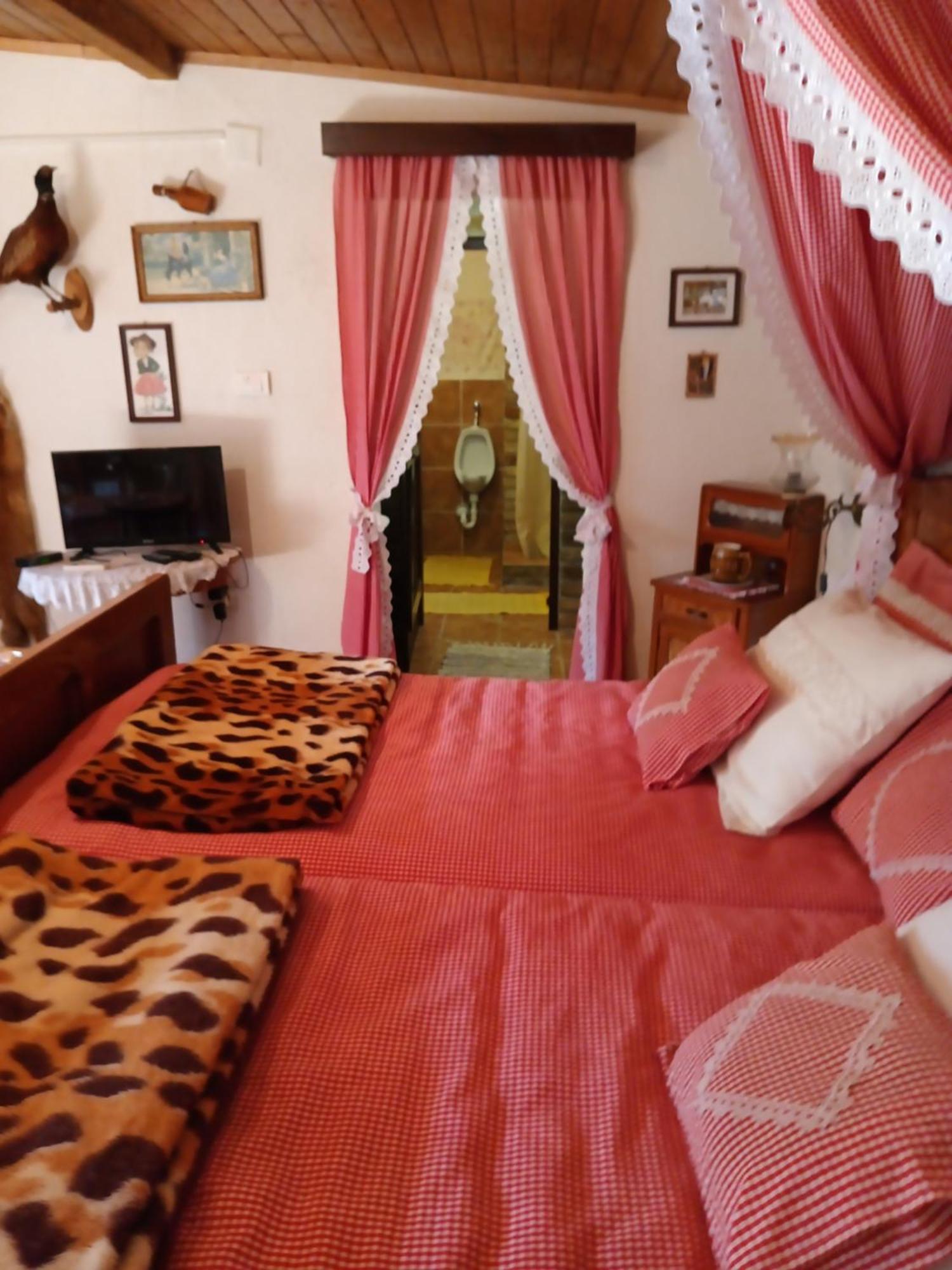 Apartments Bakine Carolije Karanac Ngoại thất bức ảnh